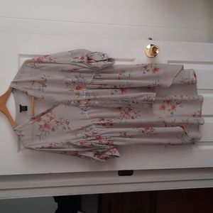 Torrid high low blouse, gray floral size 1 (14-16)